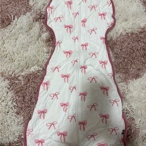 Kyte baby pink bows swaddle NWOT size XS